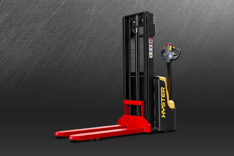 Compact pallet stacker