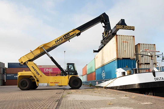 Ports & Terminals Industry Solutions - Hyster